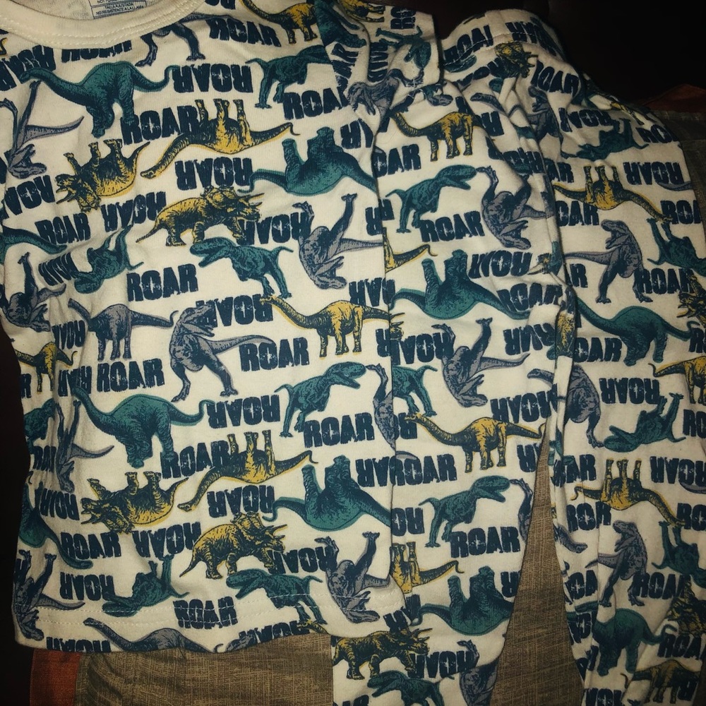 GUC CUTIE PIE TODDLER BOY PJ SET WITH DINOSAURS ALL OVER SIZE 2T